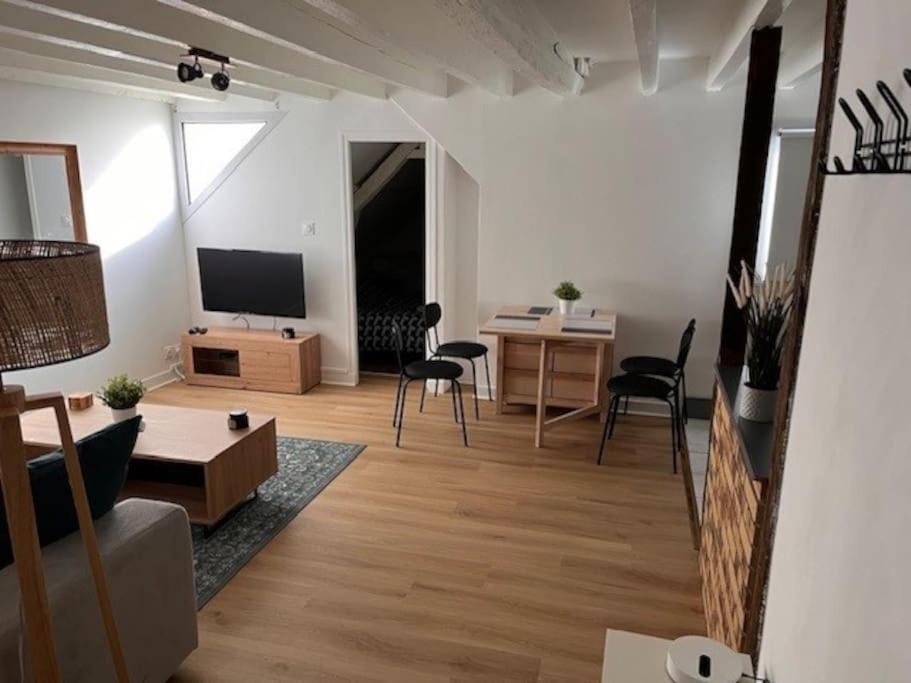 Appartement Calme Entre Ville Et Circuit Льо Ман Екстериор снимка